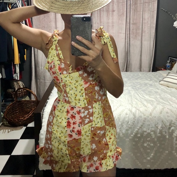 Floral Romper ☀️ - Picture 5 of 11